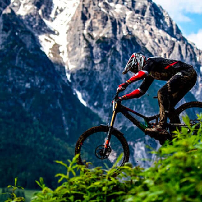 Nawa stitch changes the game for carbon fibres wheel on Santa Cruz Union Racing mountain bikes