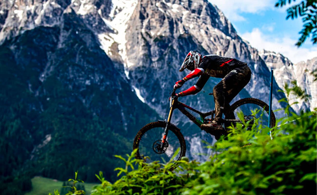 Nawastitch changes the game for carbon fibres wheel on Santa Cruz Union Racing mountain bikes